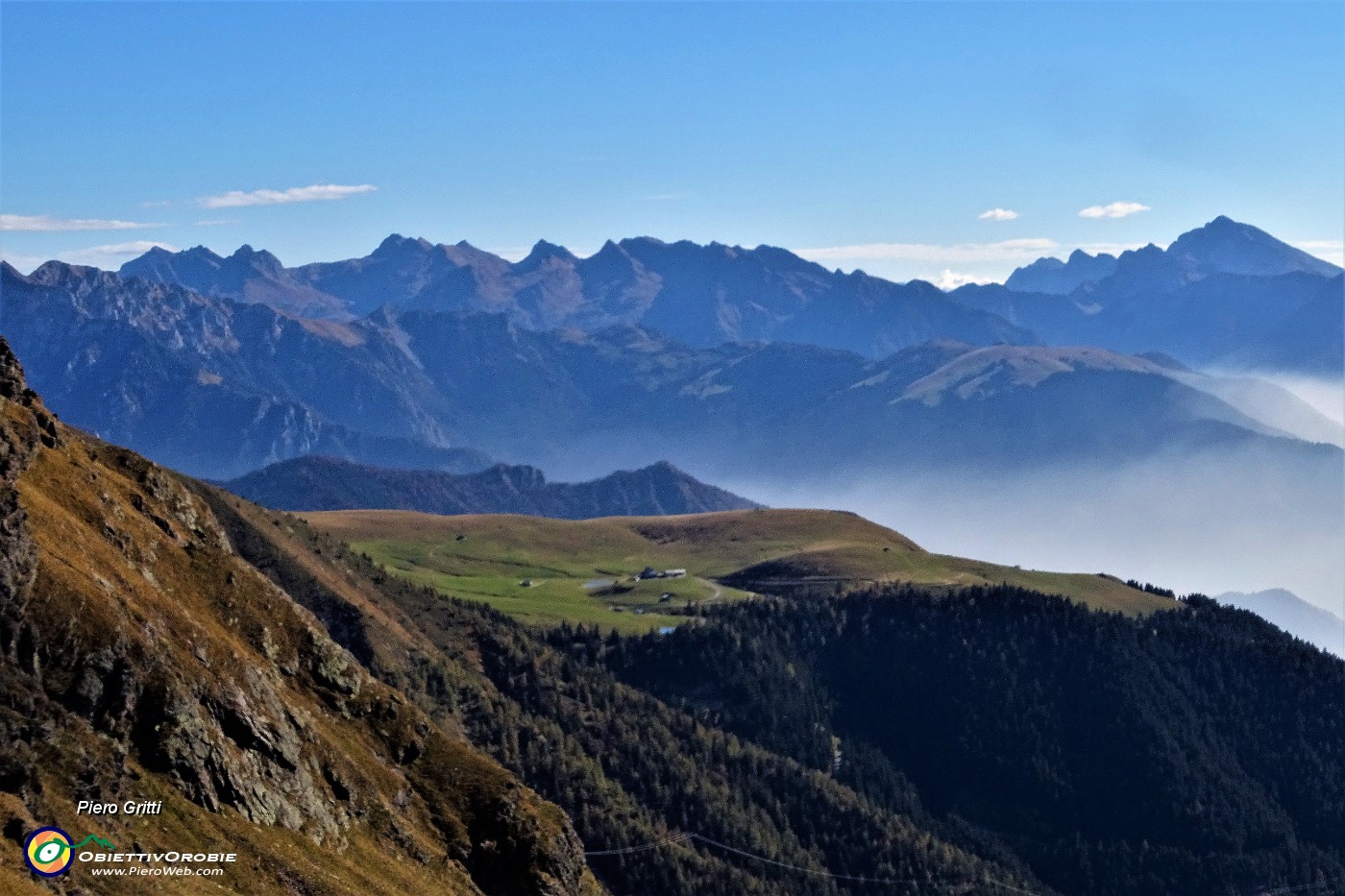 41 Zoom sui Piani dell'Avaro.JPG